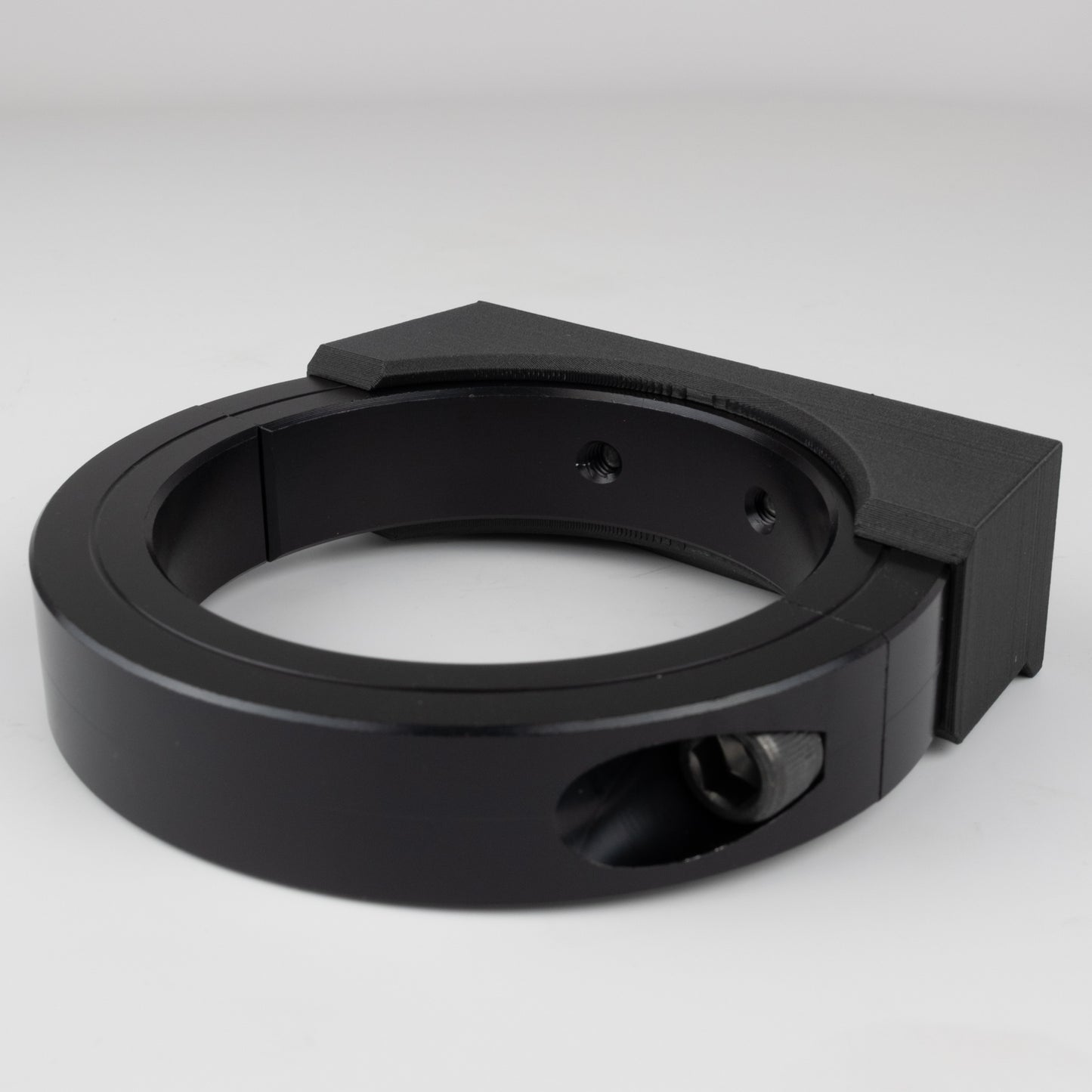 Vector Mounting Bracket for Columns